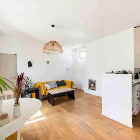 Apartmán 2-rooms Sunny In Hip Place