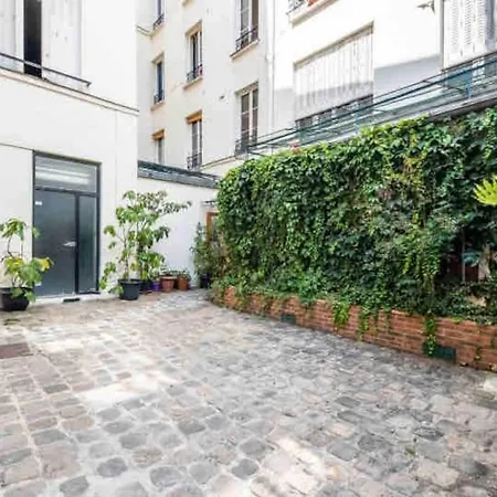 2-rooms Sunny In Hip Place *